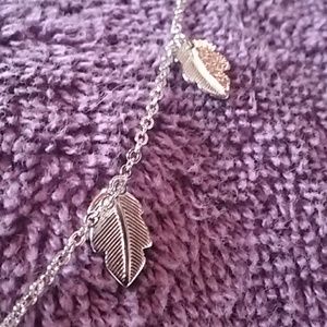 AVON SILVERTONE SOFT LEAF CHOKER NECKLACE ~ NIB